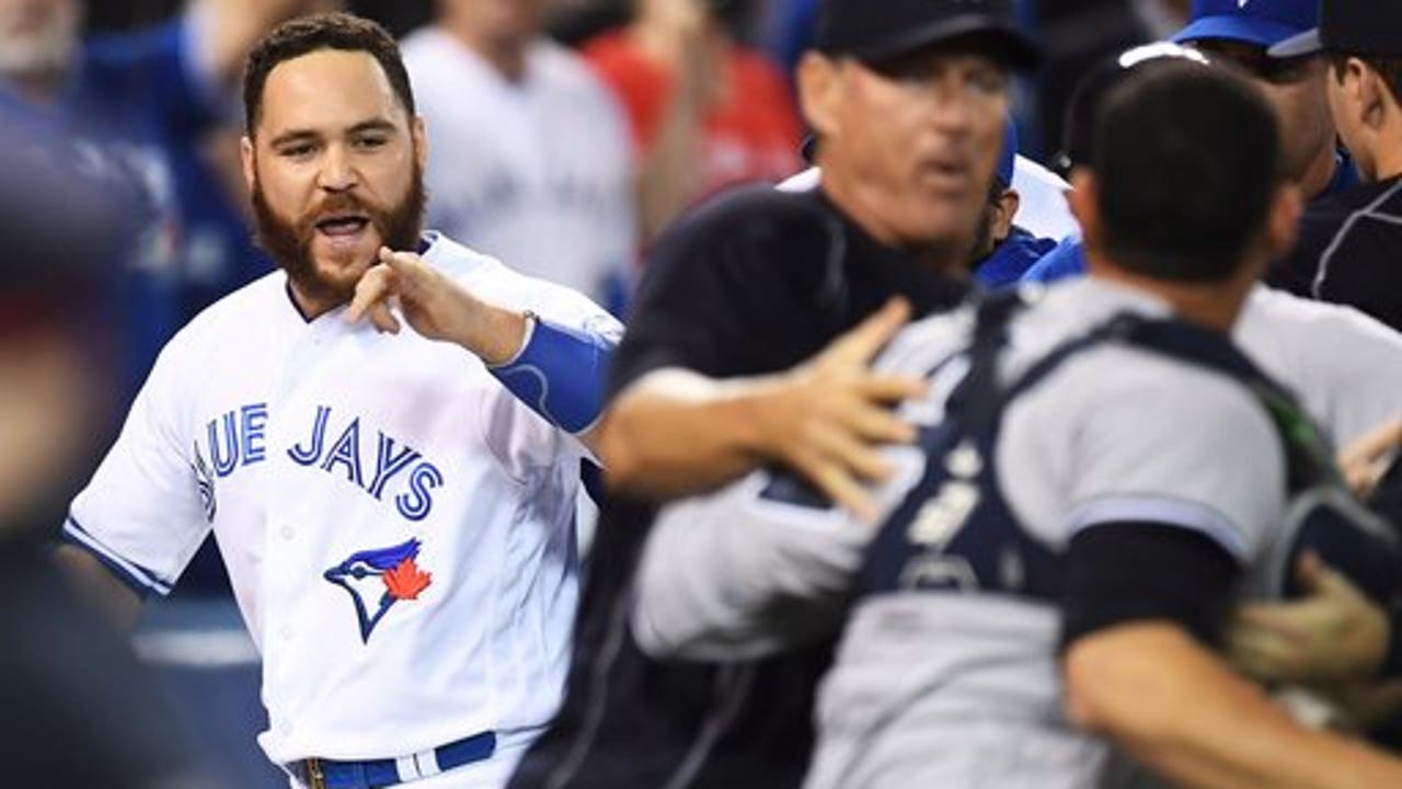 Yankees avoid sweep, beat Blue Jays 7-5 in testy game